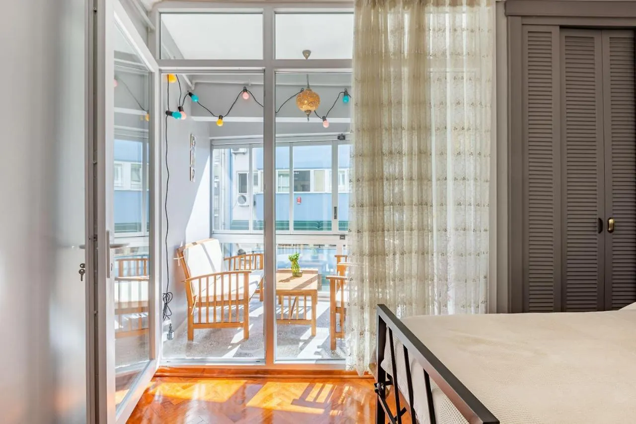 Stylish Apartment In Moda Near Popular Attractions With Balcony Istanbul